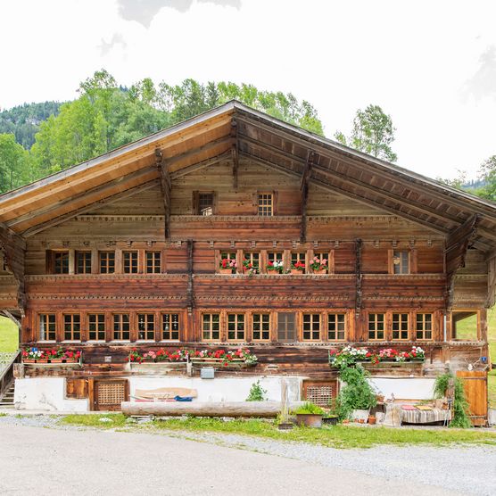 Foto Fassade des Hauses Haueten - zum Foto