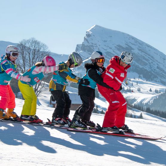 Foto Polonaise in der Skischule - zum Foto