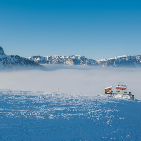 Picture Mountain station of the chairlift - to the picture