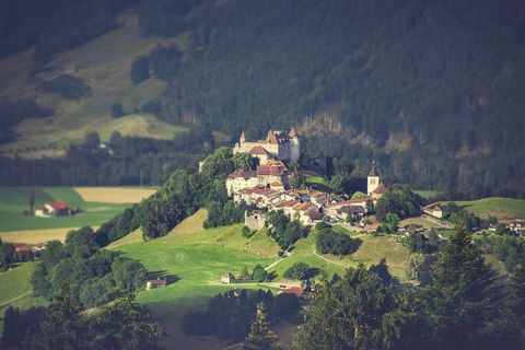 Dorf Gruyères mit Schloss