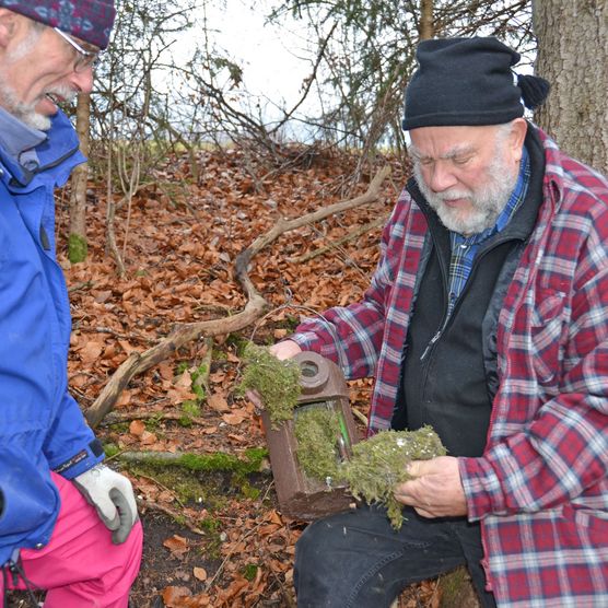 Foto Jährlich werden die Nistkästen kontrolliert und gereinigt - zum Foto