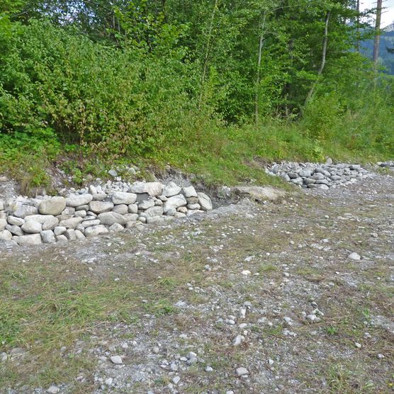 Foto Zu Linsen aufgebaute Steine - zum Foto