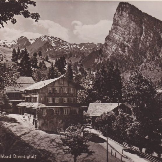 Foto Historische Ansicht vom Rothbad mit Schwarzenberg im Hintergrund - zum Foto